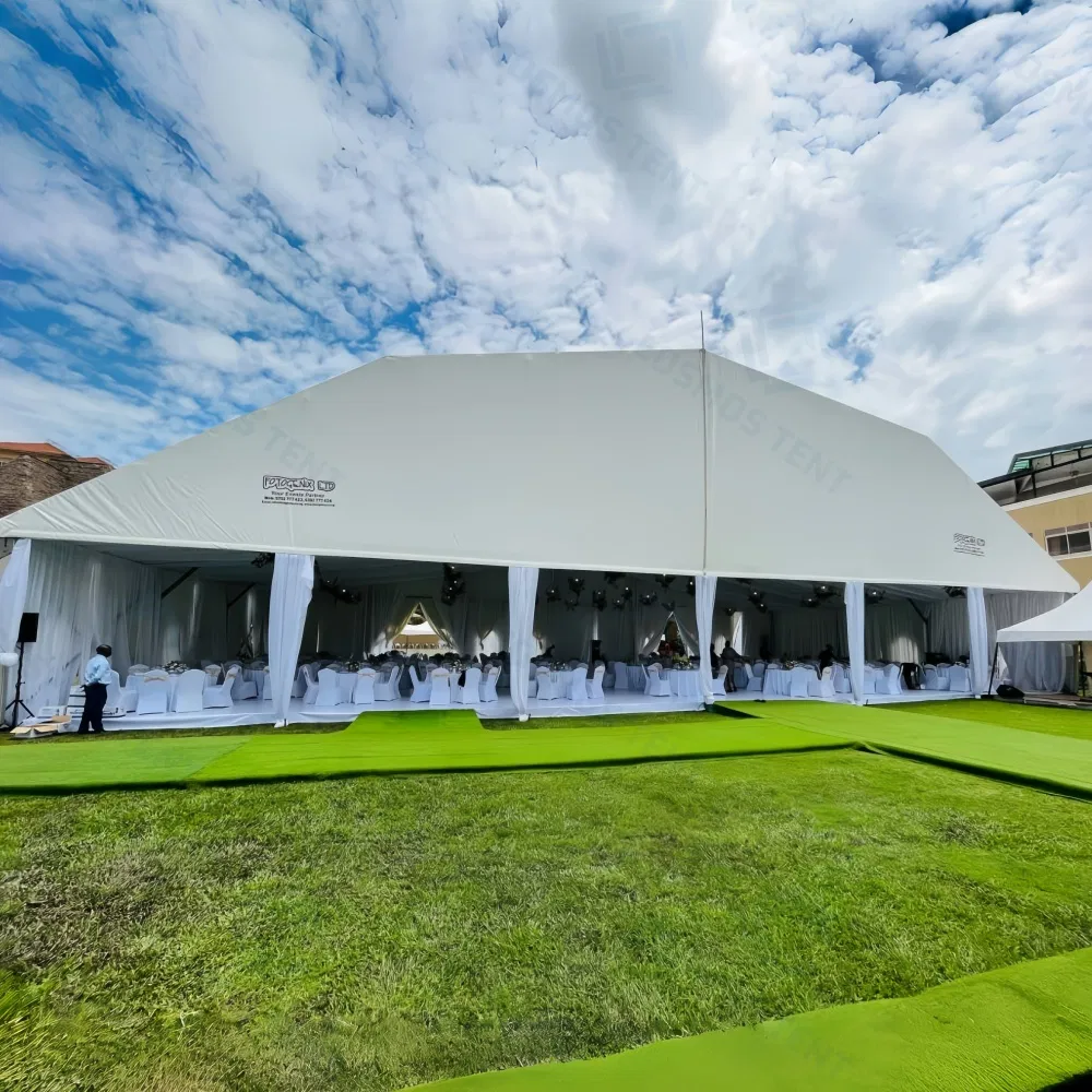 Tendostruttura in alluminio di grandi dimensioni per feste all'aperto e matrimoni per eventi e mostre